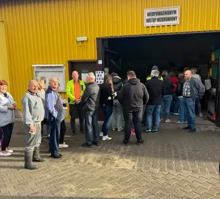 Jastrzębie-Zdrój: wymień makulaturę i szkło na sadzonki drzew