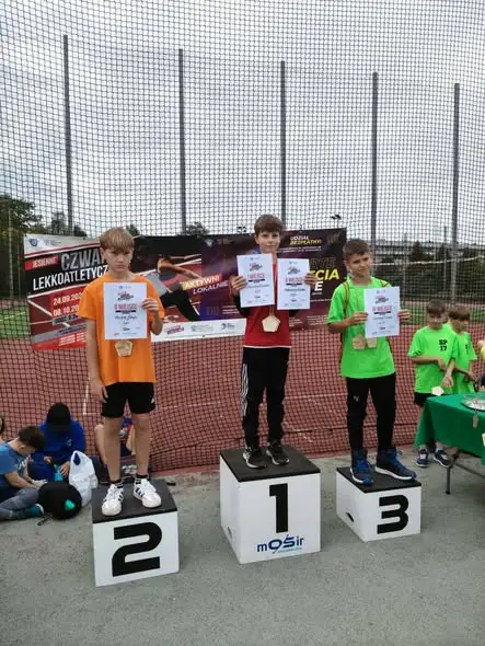 Uczniowie z Jastrzębia-Zdroju przywieźli medale z Lekkoatletycznych Czwartków
