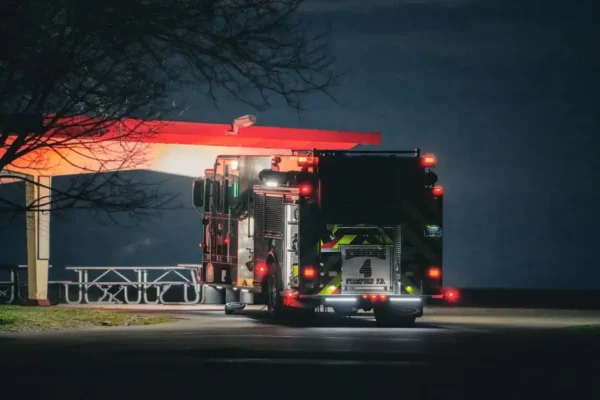 Strażacy i policjanci oddali hołd zmarłym kolegom z Niska